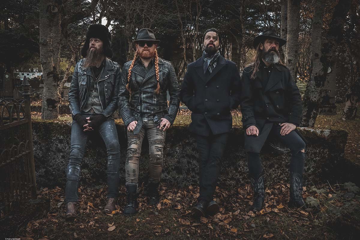 icelandic-atmospheric-post-metal-band-s-lstafir-premiere-a-brand-new